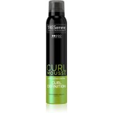 Cumpara ieftin TRESemm&eacute; Botanique Cactus Water &amp; Coconut spumă de styling pentru păr creț 200 ml