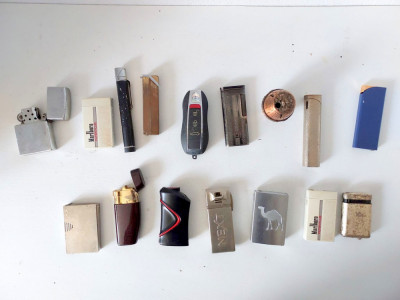 Lot 16 brichete metalice de colectie, Zippo, Marlboro, Camel, Next, Playboy, etc foto