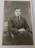 Fotografie de epoca, Baiat la costum