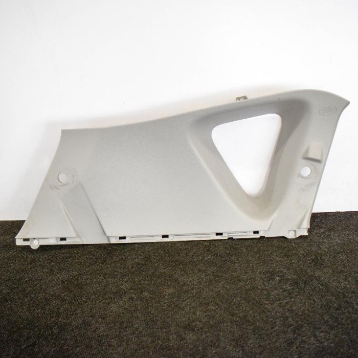Ornament st&acirc;lp spate st&acirc;nga TOYOTA VERSO _R2_ 2013 OEM: MPV | 10809101