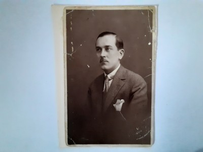 Fotografie tip CP cu bărbat din București 12 foto