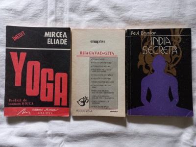 YOGA - MIRCEA ELIADE + BHAGAVAD-GITA + INDIA SECRETA - PAUL BRUNTON foto