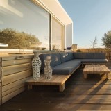 Vază Decorativă Impletită din Paie și Metal &ndash; Design Exotic, CMCLASS