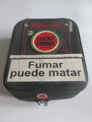 Rara! Borseta mare editie limitata din material de blugi tigari Lucky Strike foto