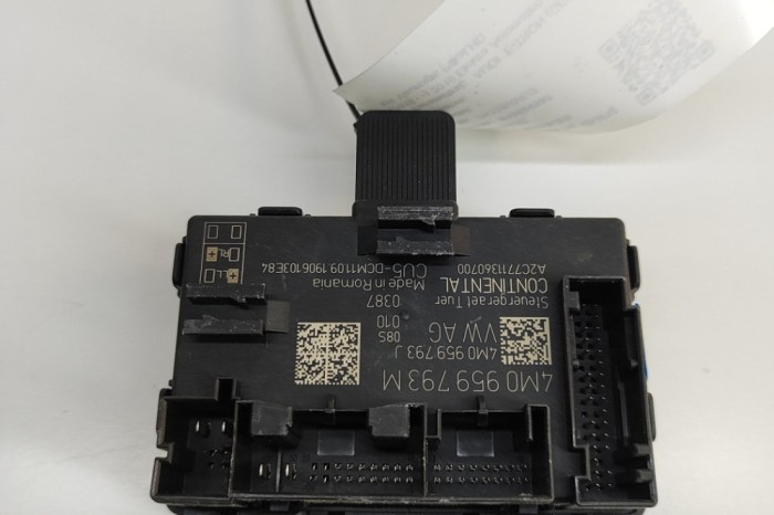 Modul de control ușă st&acirc;nga față AUDI E-TRON GEN 2019 OEM: 4M0959793M,4M0959793J,A2C7711360700 | 28516230