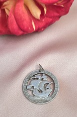 PANDANTIV DINTR-O MONEDĂ PORTUGHEZĂ DE 5 ESCUDOS,1947 foto