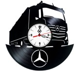 Ceas de Perete Artizanal din Vinil &bdquo;Mercedes Actros&rdquo; &ndash; Lucrat Manual, Cadou de Excepție pentru Șoferi și Pasionați