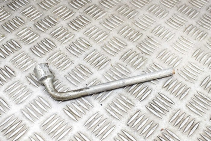 Cheie de piulițe roata VW FOX 5Z1, 5Z3 2009 OEM: 4D0012219A 18187537