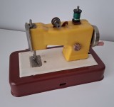 JUCARIE VECHE ROMANEASCA - MASINA DE CUSUT &bdquo;ILENUTA&rdquo; - COMUNISM - COLECTIE