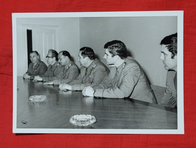 Delegatie ofiteri straini in Romania ofiteri romani Fotografie veche anii 1980 foto