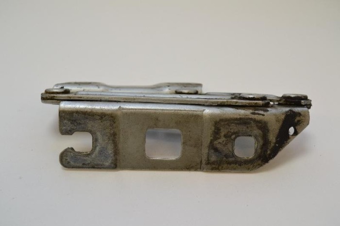 Balama capota dreapta față MERCEDES-BENZ M W164 2007 OEM: A2518800228 2224981