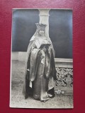 Regina Maria in costumul de incoronare