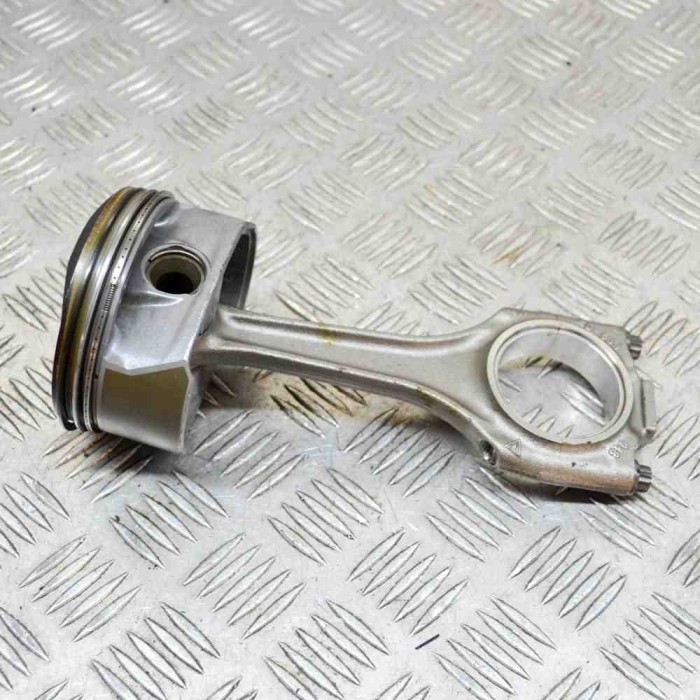 Piston PORSCHE CAYENNE 92A 2015 OEM: 94810301922,94810304827,948.103.019.22,948.103.048.27