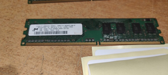 Ram PC Micron 1GB DDR2 533MHz MT8HTF12864AY-53EE1