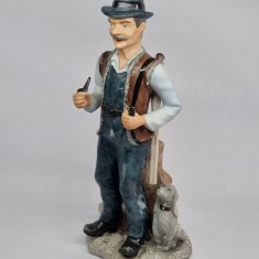 Vanator, padurar - Bibelou mare portelan romanesc (RAR), vechi, vintage