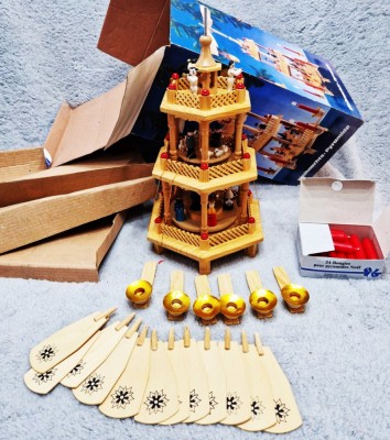 vtg Piramida Craciun Decor sarbatori anii &amp;#039;80 Lumanari Lemn Sculptat nou cutie foto
