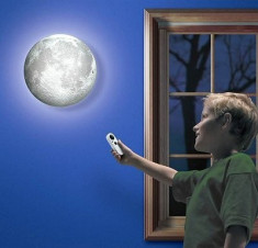 Luna cu telecomanda Moon in my room foto