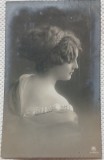 Fotografie tip Carte postala tanara cu coc, perioada interbelica