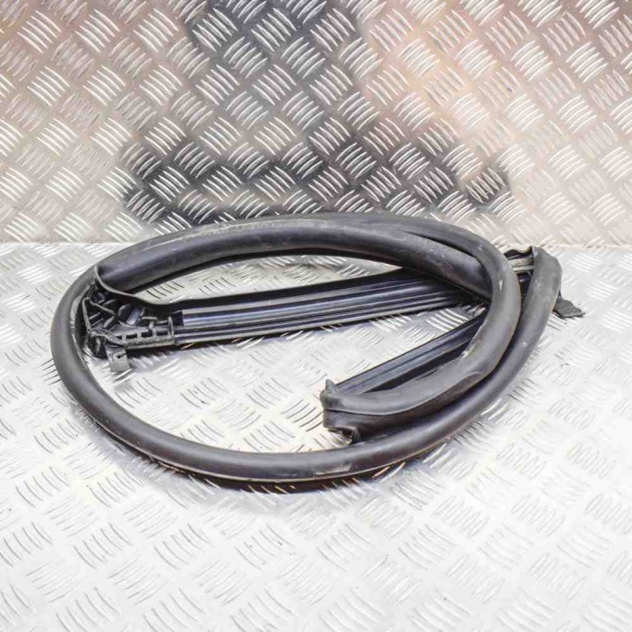 Garnitura ușă dreapta spate TESLA MODEL S 2018 OEM: 8D260930F15