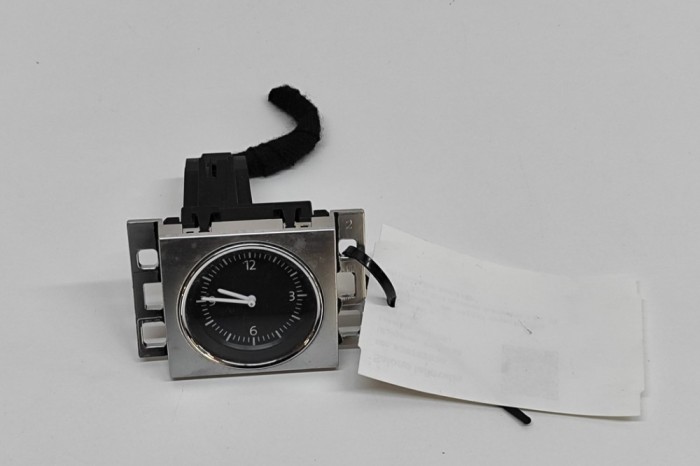 Ceas interior VW PASSAT Variant B7 365 2014 OEM: 3AA919204A | 30782530