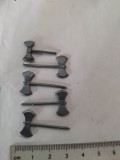 Bnk jc Lot arme pentru figurine cavaleri - topor dublu - Timpo , Britains etc