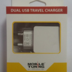 Incarcator retea Mobile Tuning pentru Tableta/Telefoane, 2 x USB, Intrare 100 - 240V / Iesire 1A + 2.4A