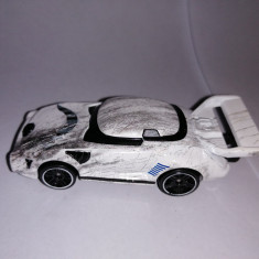 bnk jc Hot Wheels Star Wars Stormtrooper (battle-damaged) Character Car