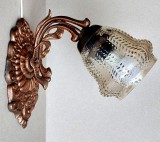 Aplica luminoasa de perete stil Art Nouveau, lampa vintage din fonta cu abajur fumuriu, functionala, Lampi