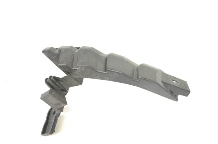 Suport bara de protecție dreapta spate JAGUAR F-PACE X761 2016 OEM: HK83-17A881-AD 11668533