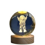 Lampa, Glob de Cristal, Astronaut, lumina LED calda integrata in baza, Glob - 6 cm diametru, Baza - 2 cm inaltime, din cristal, Oem