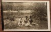 Domnisoare intr-un parc din Romania interbelica// foto tip CP
