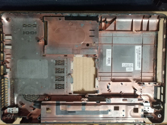 carcasa jos bottom case Toshiba SATELLITE L735 &amp;L735-M14X &amp; L730 11W eabu5003060