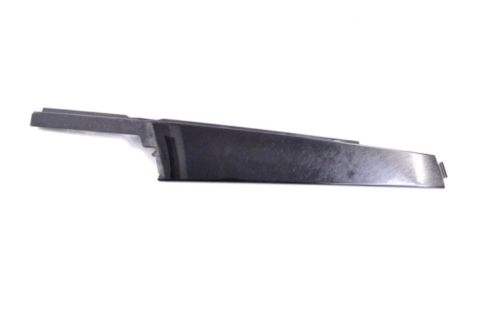 Ornament vertical ușă st&acirc;nga spate LAND ROVER RANGE ROVER VELAR L560 2019 OEM: J8A2-20555-A | 14446213
