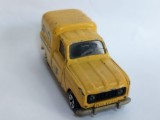 bnk jc Majorette 230 Renault 4L Fourgonette 1/55