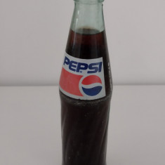 STICLA VECHE "PEPSI" - CONTINUT ORIGINAL- SIGILATA - COLECTIE - COMUNIST