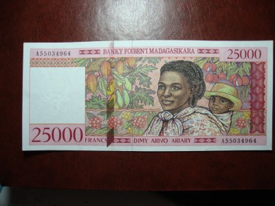 MADAGASCAR 25000 FRANCI 1998 AUNC foto