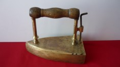 FIER DE CALCAT VECHI DIN ALAMA-BRONZ CU JAR