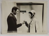 SCENA DIN FILMUL &#039; PANTOFUL CENUSARESEI &#039; , CU IOANA PAVELESCU , DORIN VARGA , FOTO DE PRESA , 1969