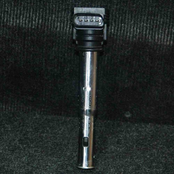 Bobina de inducție de &icirc;naltă tensiune AUDI Q5 8R 2010 OEM: 07K905715D 2013902