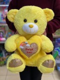 Urs de plus galben cu inima brodata &quot;Sweet Love&quot; si accente aurii - 50 cm