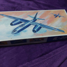 Reclama veche,CUTIE veche-VEB Plasticart,AIRPLANE(AVION)Ilyushin Il-28,1:100