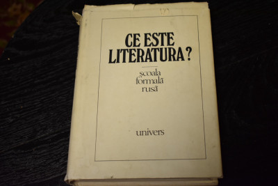 Ce este literatura? - Scoala formala rusa foto