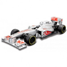 Masina de Formula 1 Vodafone Mclaren Mercedes MP4-26 Jensen Button 2013, Scara 1:32 foto