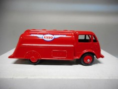 Macheta FORD CITERNE ESSO - Dinky Toys foto