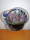 Aplica Placa ceramica de perete realizat pictat manual cos floral Arabia Finland Helja Liukko Sundstrom Finlanda arta ceramica Scandinavia