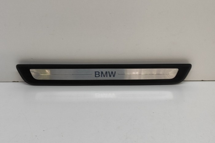 Ornament prag dreapta față BMW 3 G20, G28 2023 OEM: 7407387 29998654
