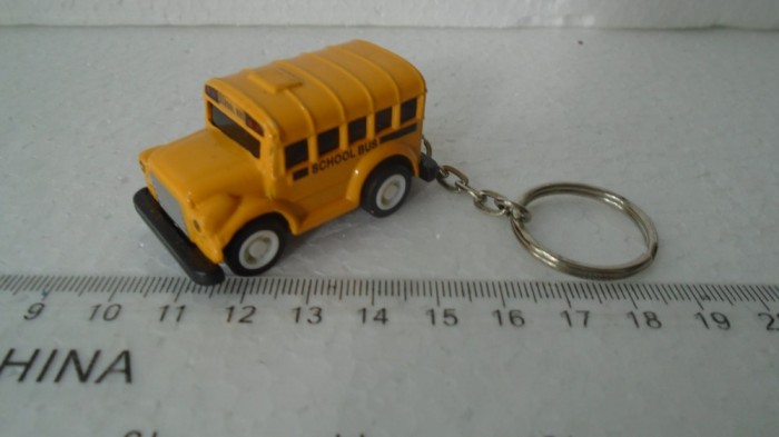 bnk jc Breloc - School Bus