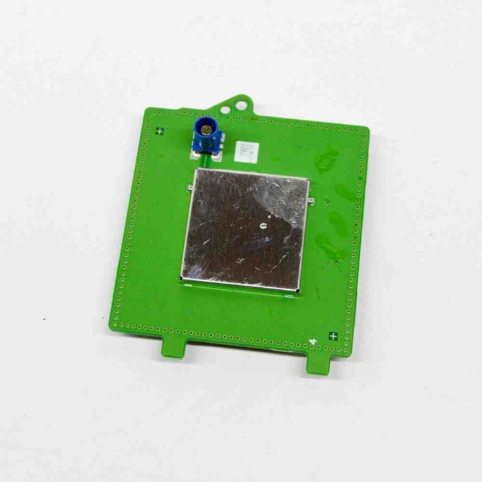 Antena TESLA MODEL 3 2021 OEM: 1079734-00-C 15512477