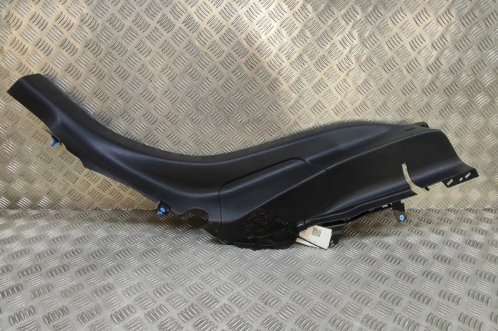 Ornament scaun dreapta spate MERCEDES-BENZ A W177 2019 OEM: A1776900202 28516992
