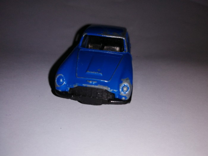bnk jc Corgi Aston Martin DB6